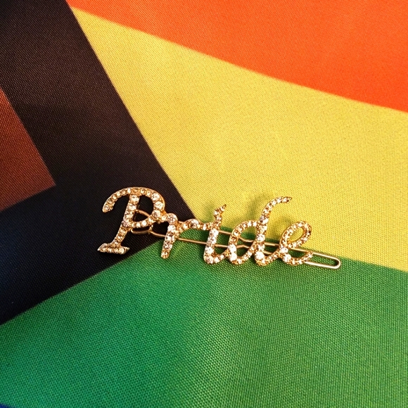 Pride Crystal Hair Clip โค๏ธ๐งก๐๐๐๐๐ค๐ค๐ค๐ - Picture 1 of 4